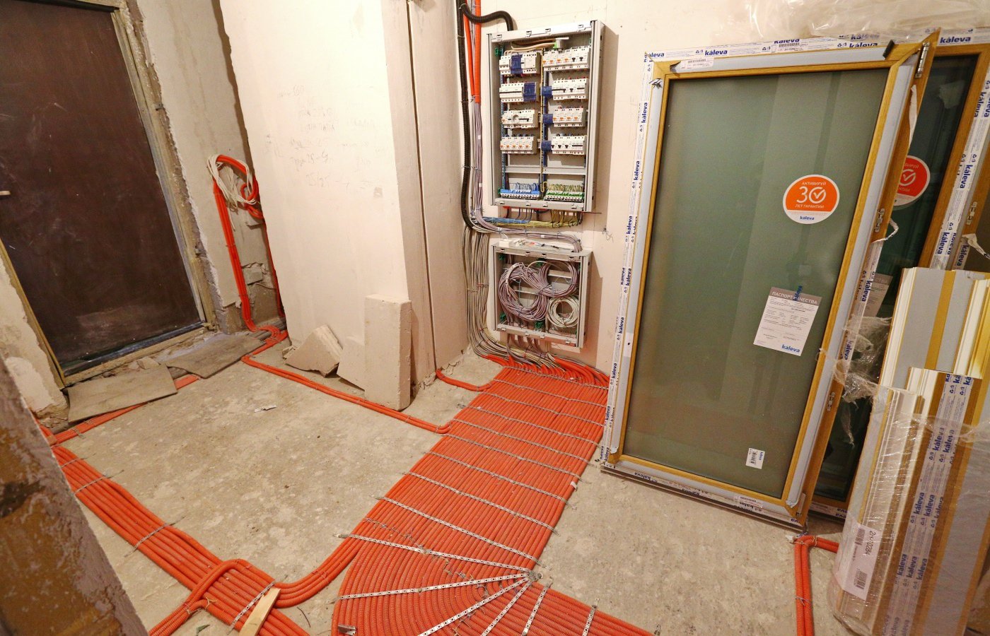 Electric work in a new building
