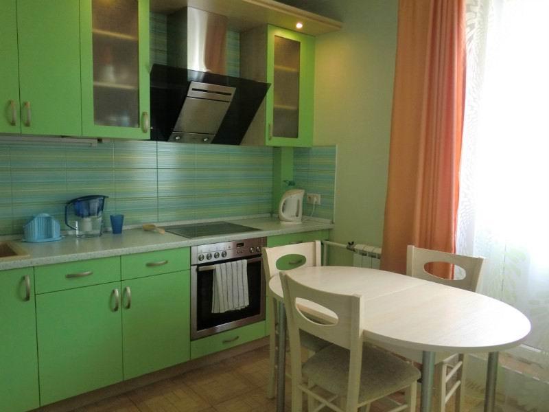 Дизайн кухни в 12 кв.с диваном Дизайн кухни в 12 кв.с диваном
